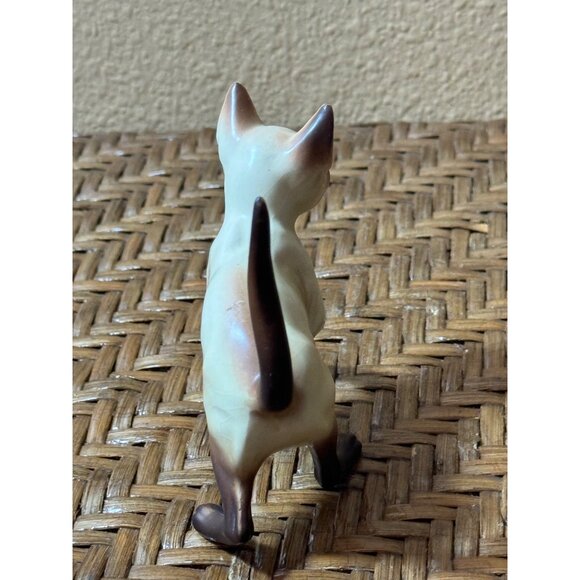 Vintage Siamese Cat Figurine - Hand-Painted Porcelain Collectible Decor - Picture 3 of 8